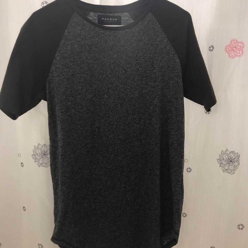 Very good quality pacsun Los Angeles gray shirt